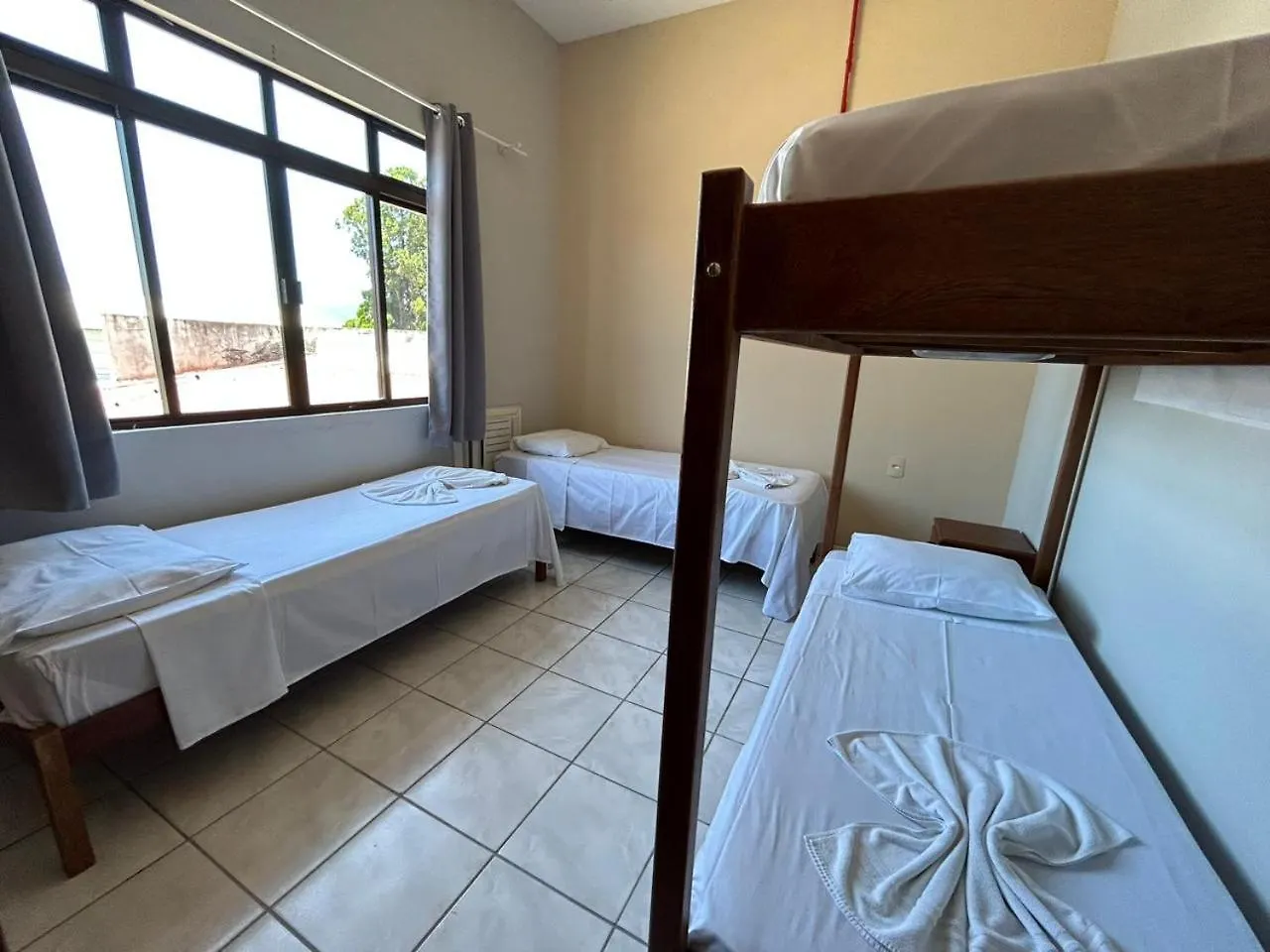 ** Hotel Ilha Azul Hospedagem Governador Celso Ramos Brasil